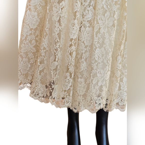 Vintage 50's Lace Tea Length "Courthouse" Wedding Gown - Picture 9 of 16